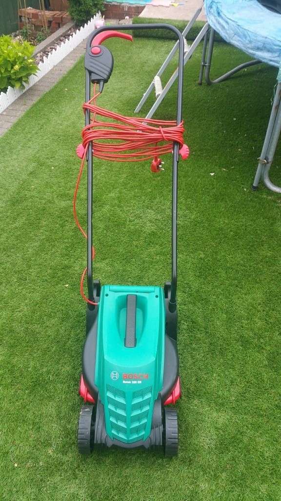 Bosch Rotak 320 Er Rotary Lawnmower 320mm 240v In
