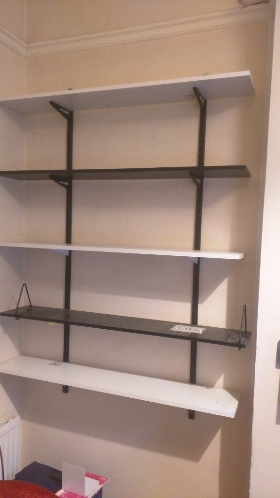 Melamine Shelving x5 1200x230x18 with 1600mm metal wall bracket. Fairly