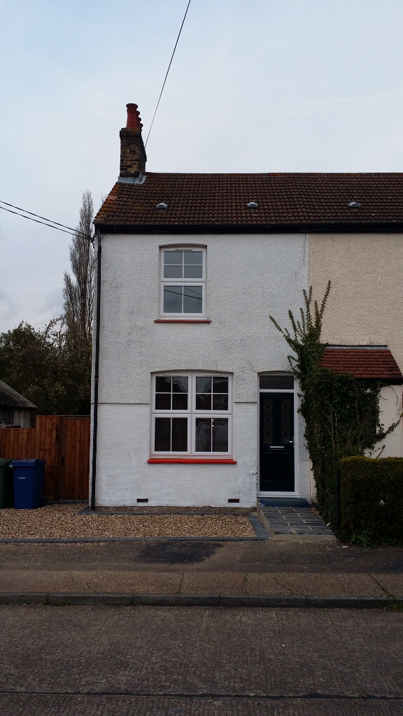 3 Bedroom, South Ockendon,Semi detatched cottage with garden,near main