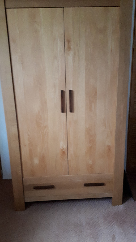 Solid Wood Wardrobe For Sale In Excellent Condition In Anniesland