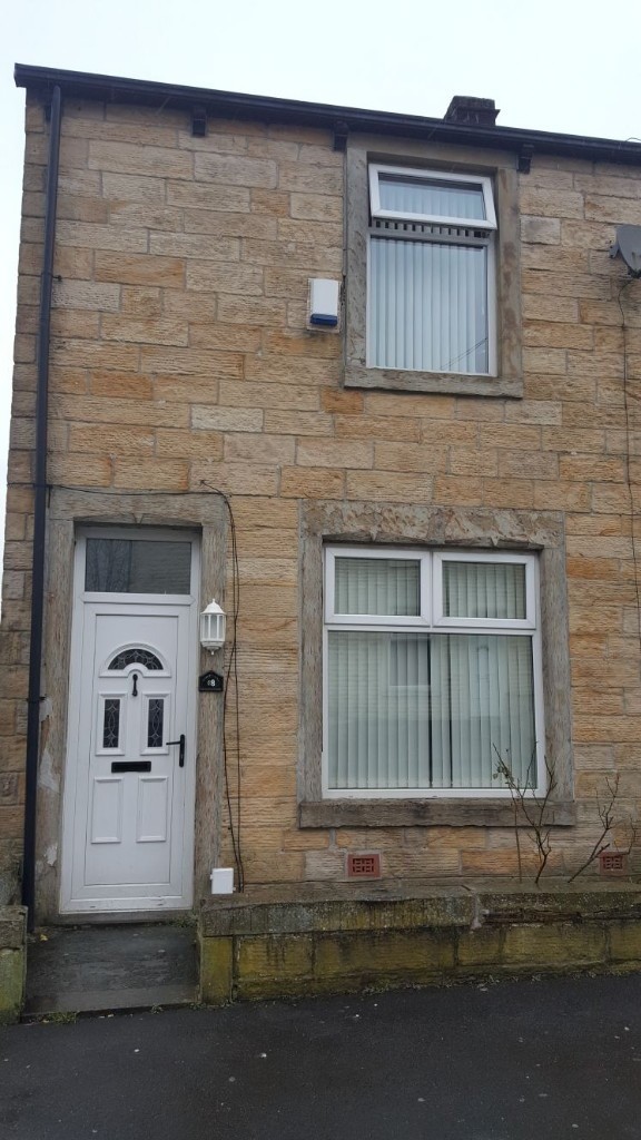 3 Bedroom House To Let On Cleaver Street Burnley in Burnley