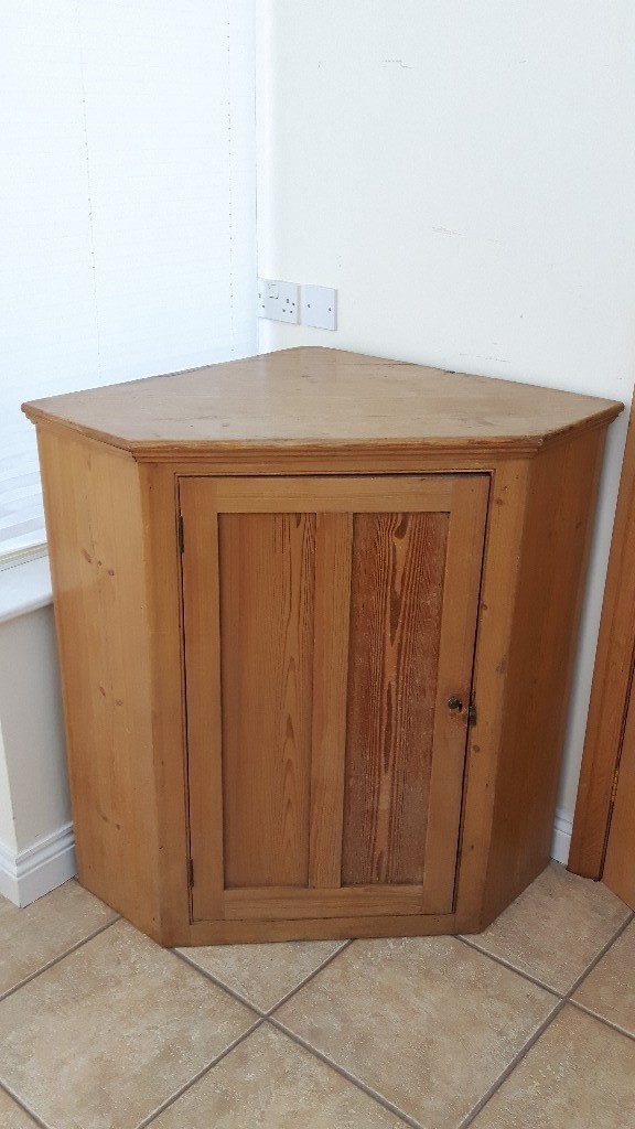 Antique Pine Corner Unit 28.5" x 28.5" 25.5" Front 3 Shelves in