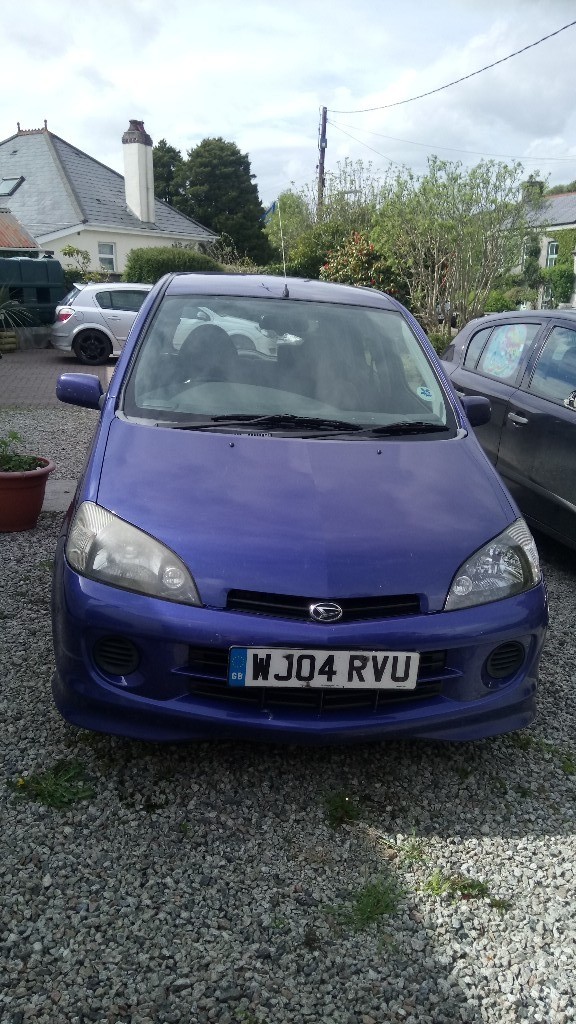 Daihatsu yrv drive2