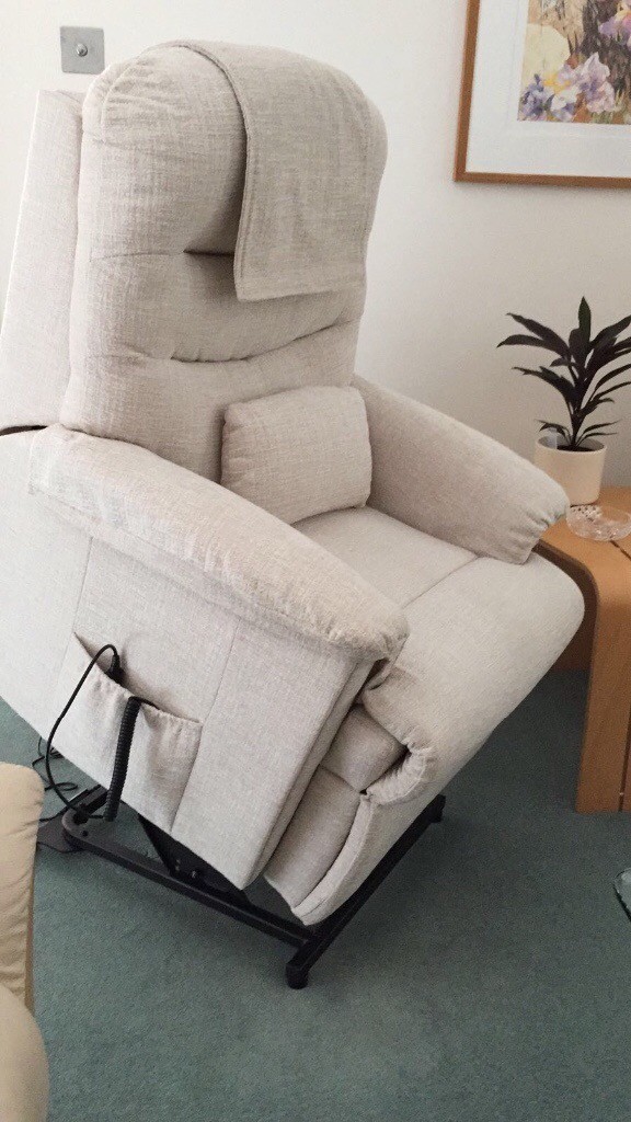 Pembroke standard dual motor riser recliner chair Magnolia fabric 8