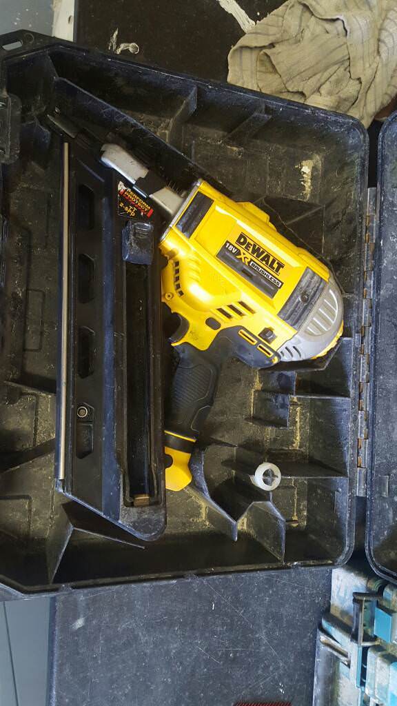 Dewalt first fix nail gun in