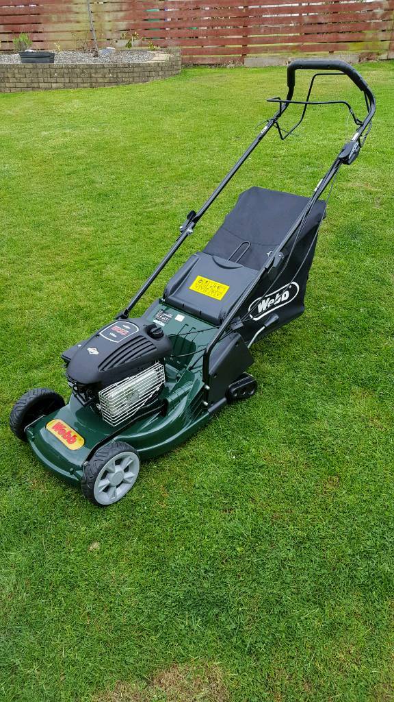 WEBB Briggs & Stratton Petrol Self Propelled Lawn Mower in