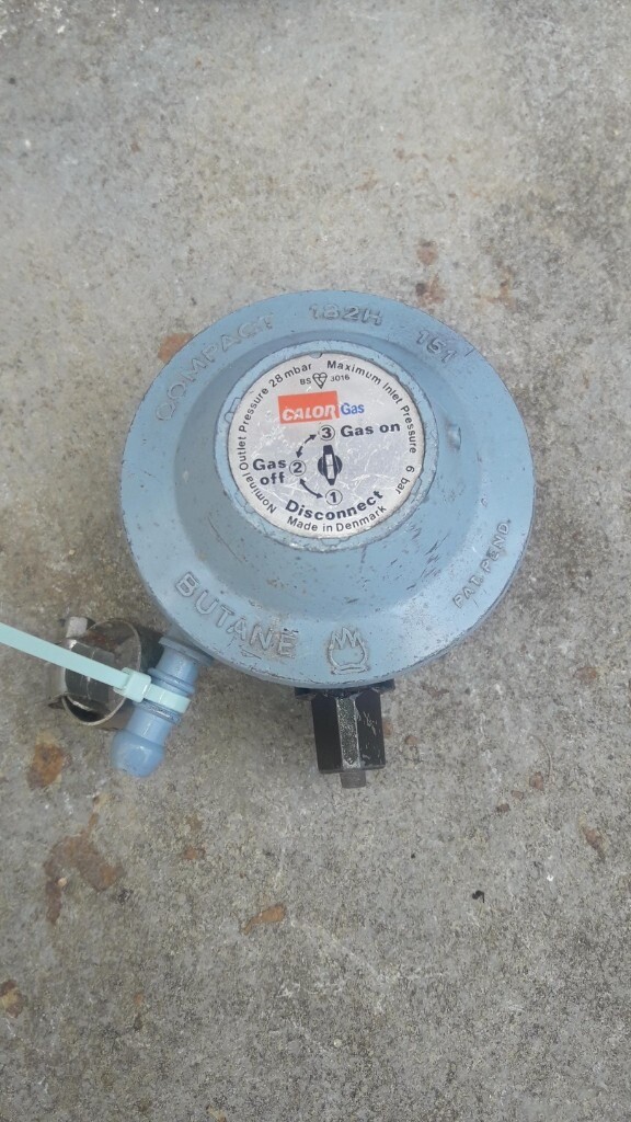 80% FULL FLOGAS 13kg Butane gas bottle/cylinder WITH REGULATOR BBQ same