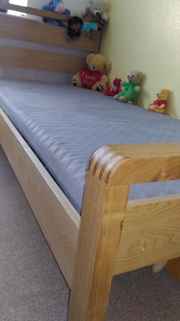 SOLID WOOD BENSONS SINGLE BED FOR SALE SOLID BED EASY TO FIT. in