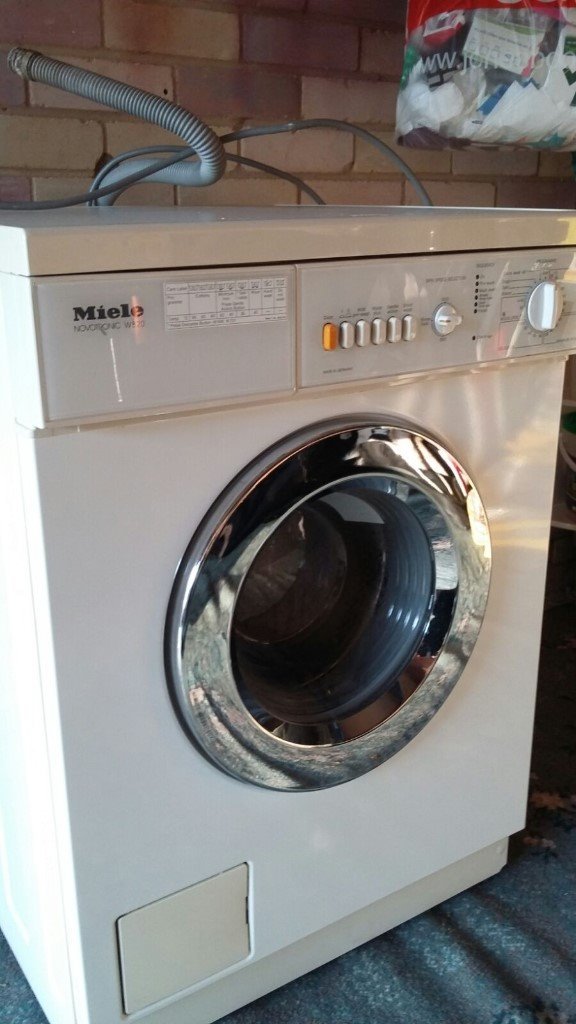 Miele W820 Washing Machine 5kg load good working order buyer to collect