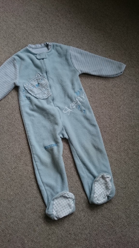 Baby Cozy Fleece Sleepsuit Onesie with feet. Age 24 36 Months. Cute