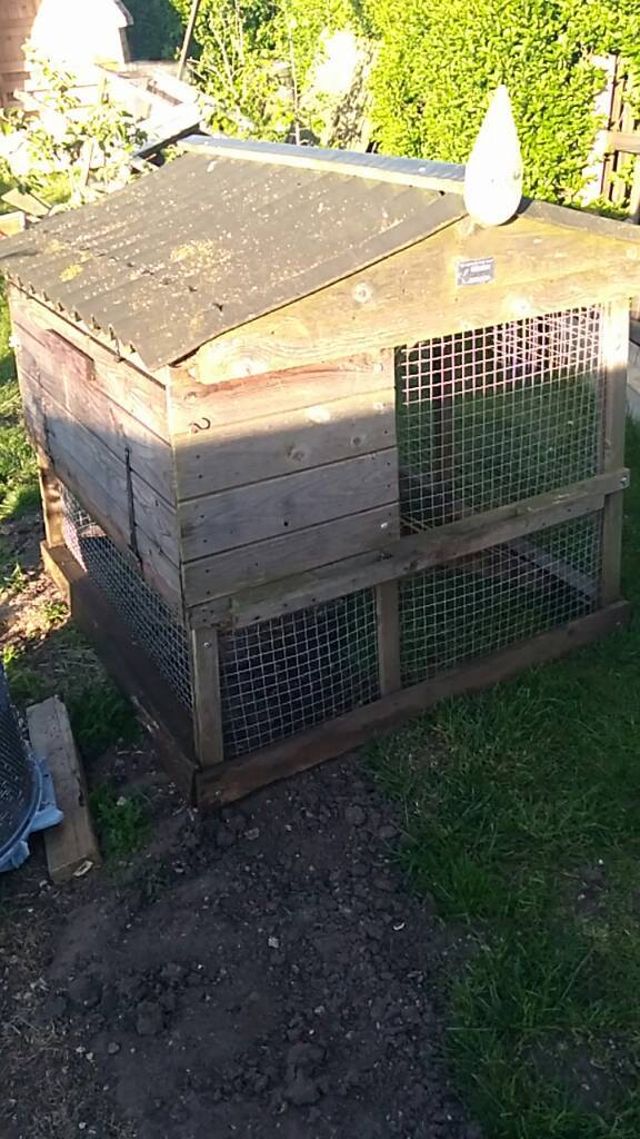 Chicken coop + feeder in Ruskington, Lincolnshire Gumtree