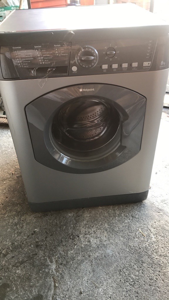 Grey Hotpoint 8kg Washing Machine in Huddersfield, West Yorkshire