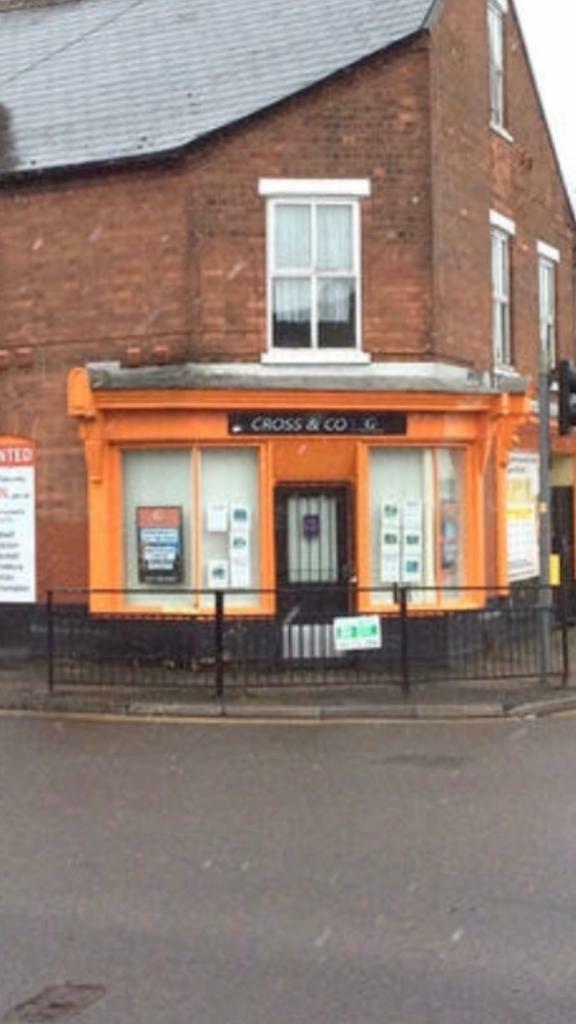 Shop to let main road darlaston in Wednesbury, West Midlands Gumtree