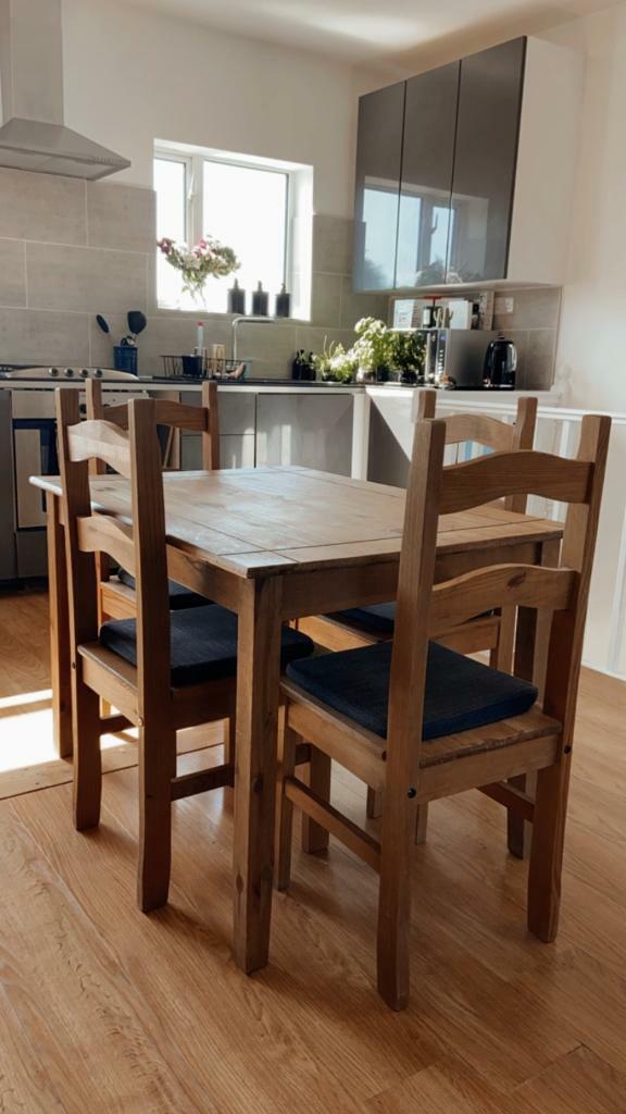 Solid Wood Dining Table & 4 Chairs Set Medium Oak Finish