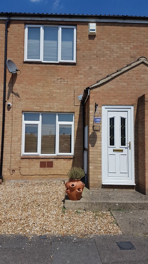 MID TERRACED HOUSE, UNFURNISHED. CLAPHAM, BEDFORD in Clapham