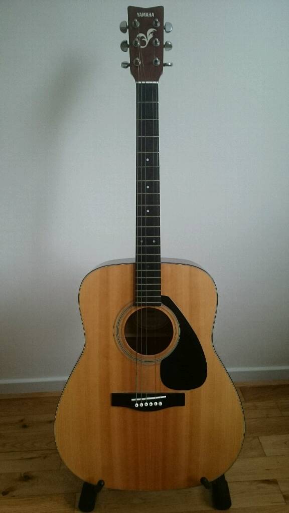 Yamaha Steel String Acoustic Guitar in Kilmarnock, East Ayrshire