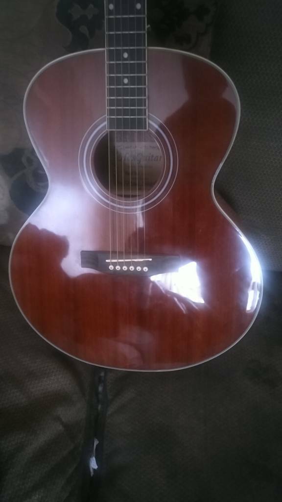 Acustic guitar for sale in Belfast City Centre, Belfast Gumtree