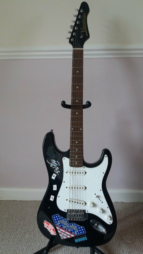 Vantage Stratocaster, working order. (selling several electric and