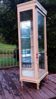 VTG White Louis XVI French Curio Vitrine China Cabinet Beveled Glass Gold Accent