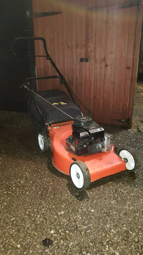 Briggs and Stratton Classic 35 Petrol Lawn mower | in Bargoed ...