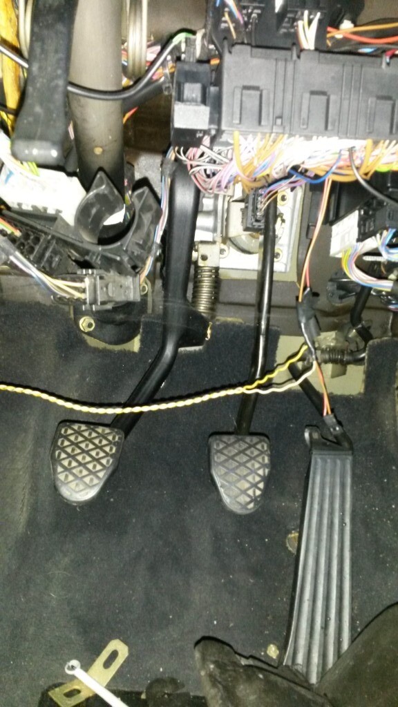 CALLS ONLY BMW E36 328I COMPLETE MANUAL PEDALS ASSEMBLY NO OFFERS in