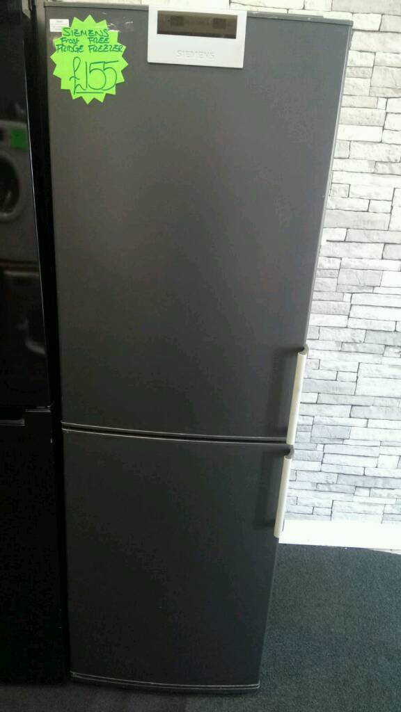 SIEMENS 70^30 FROST FREE FRIDGE FREEZER IN GREY in Bolton, Manchester