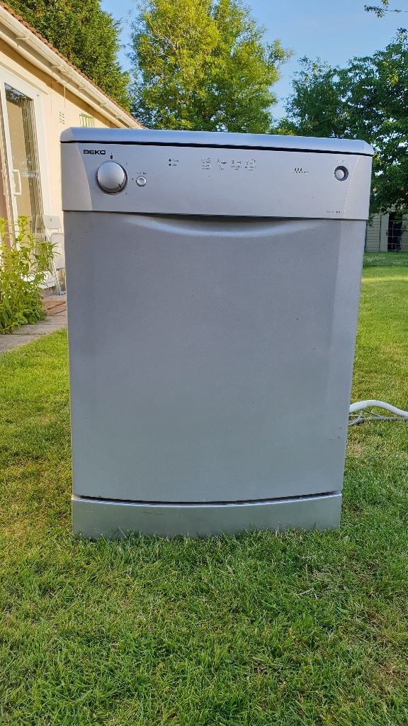 BEKO DISHWASHER MODEL DWD 4310S AAA CLASS in Swansea Gumtree