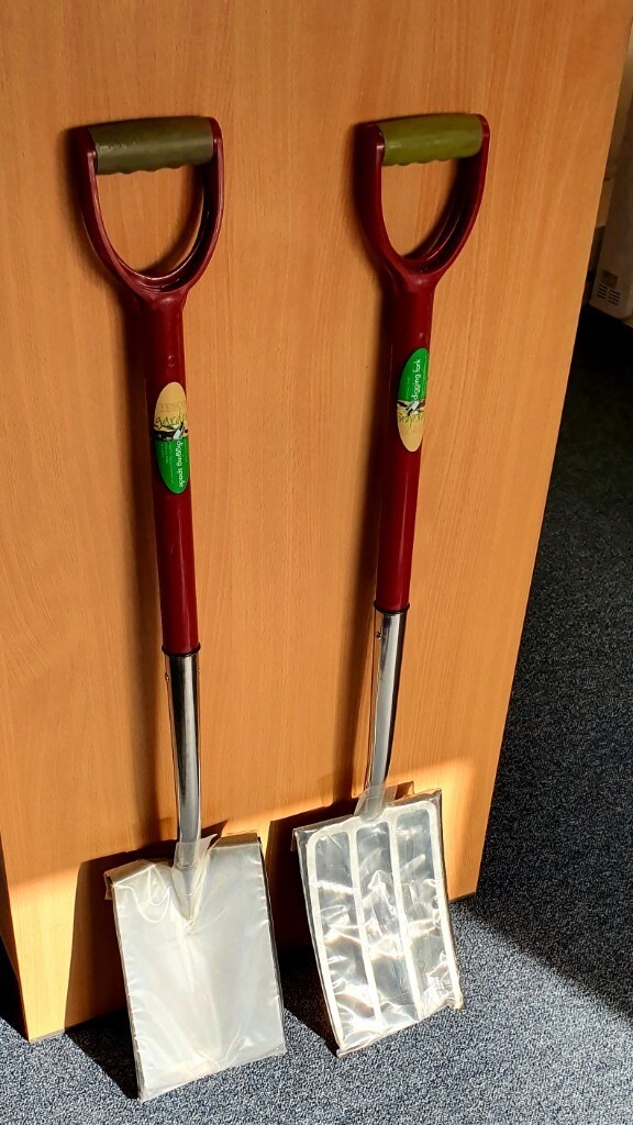 Tesco brand new stainless steel digging spade and fork set in