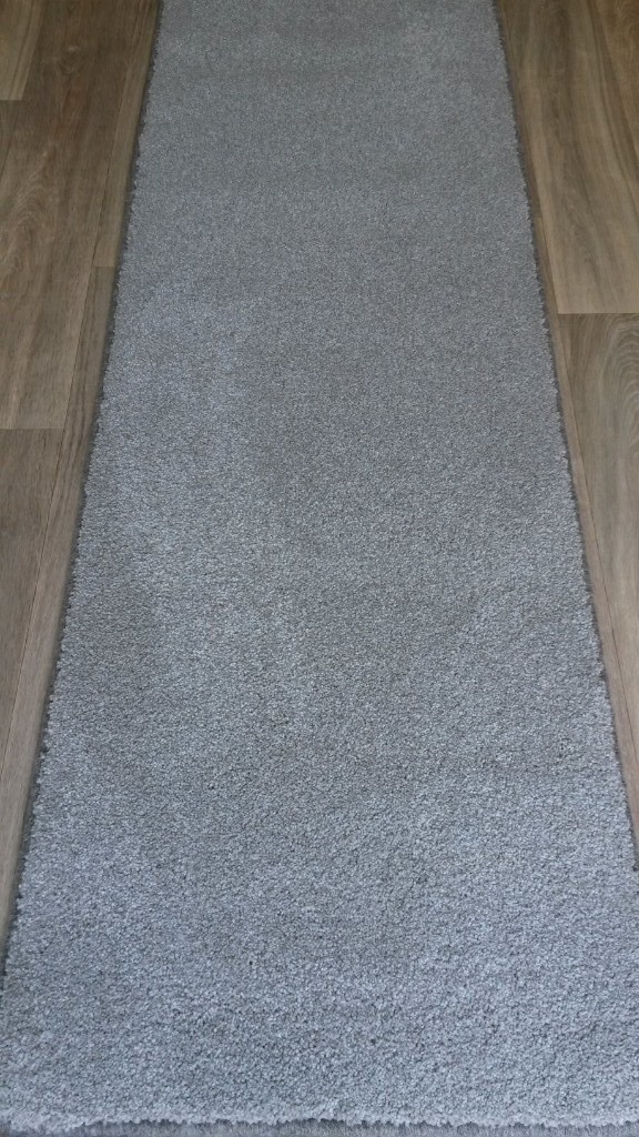 BRAND NEW LUXURY THICK PILE CARPET RUNNER SILVERY GREY 8 FOOT LONG X 2