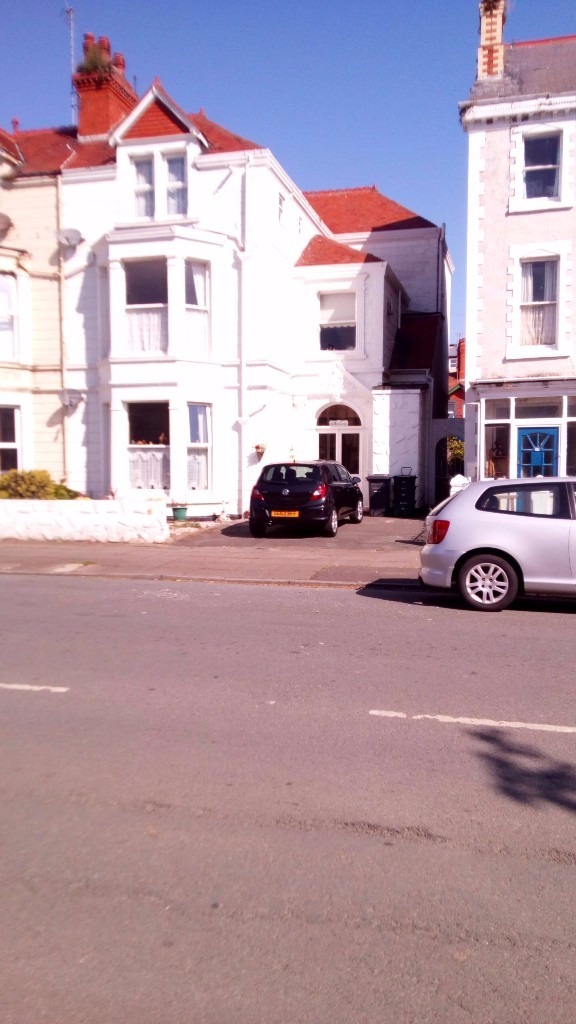 Two selfcatering holiday apartments 300 yards from Llandudno Promenade