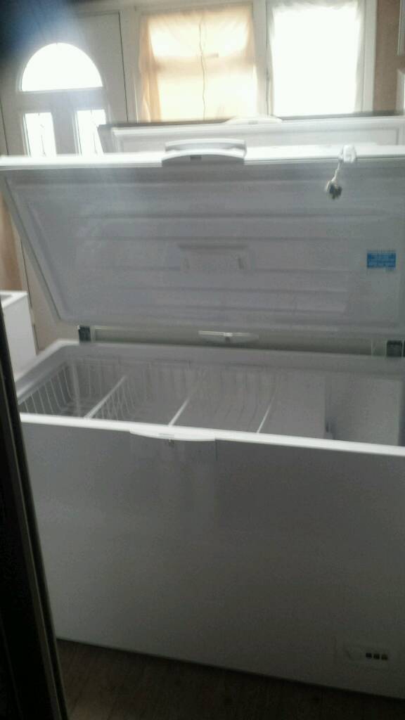 3 MONTH OLD CHEST FREEZER IMMACULATE CONDITION in Sheffield, South
