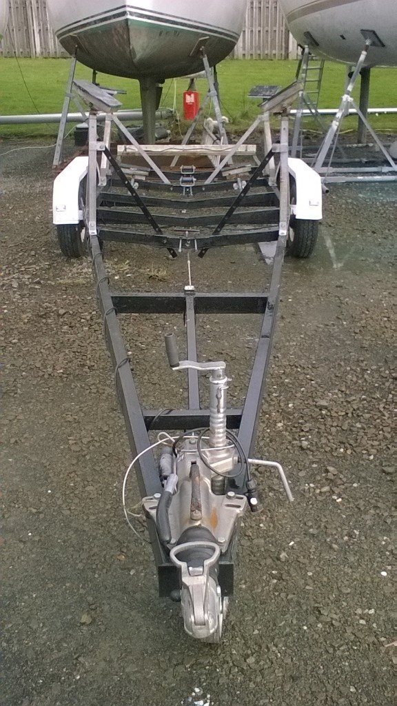 Yacht trailer,boat,speed boat,fishing boat,dinghy,sailing boat