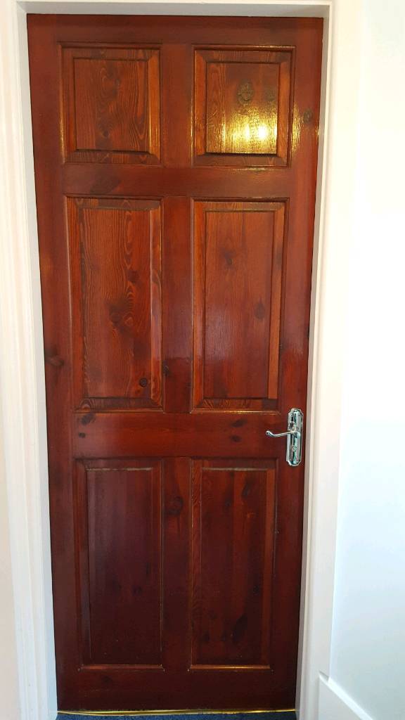 4 Wooden Varnished Internal Doors with 6 panels and handles included