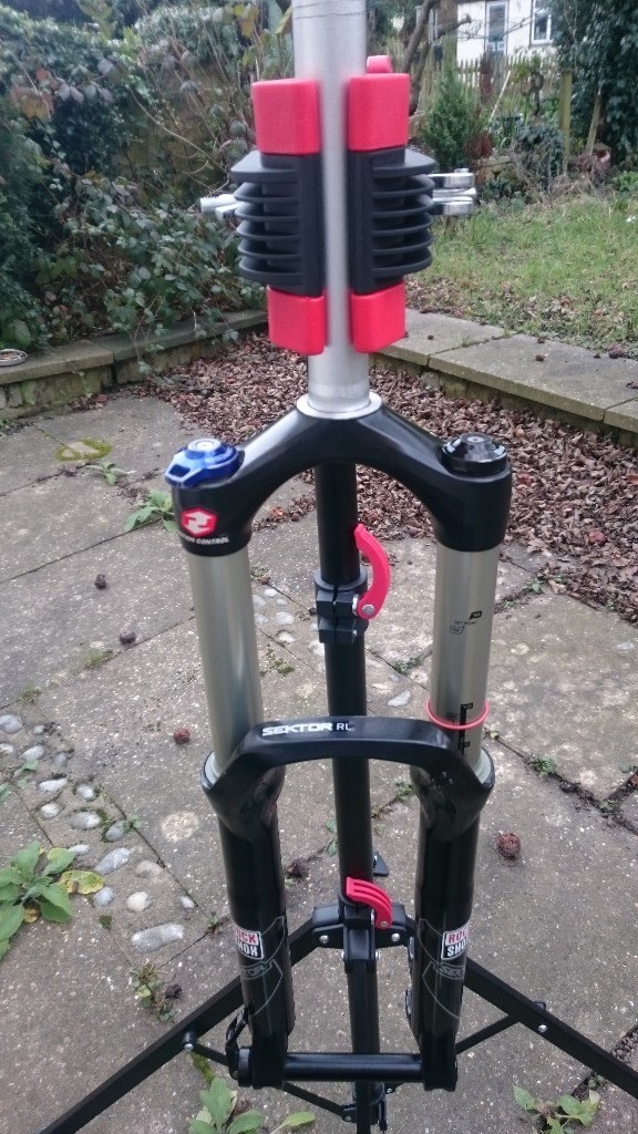 Rockshox Sektor Gold RL suspension Forks 26 inch mtb mountain bike