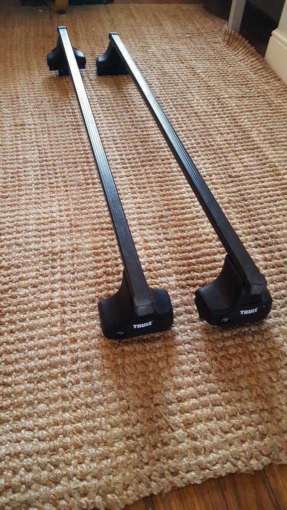 Thule roof bars 130cm with 754 foot pack in Southampton, Hampshire