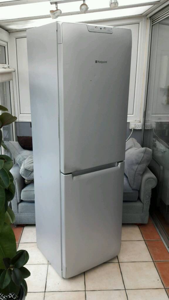 Hotpoint FF200EA Fridge Freezer 200cm tall x 60cm wide in Bedminster