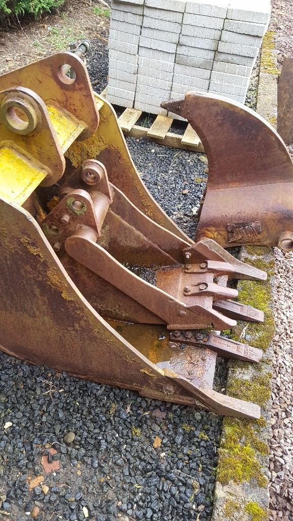 digger buckets surplus to requirments in Pathhead, Midlothian Gumtree