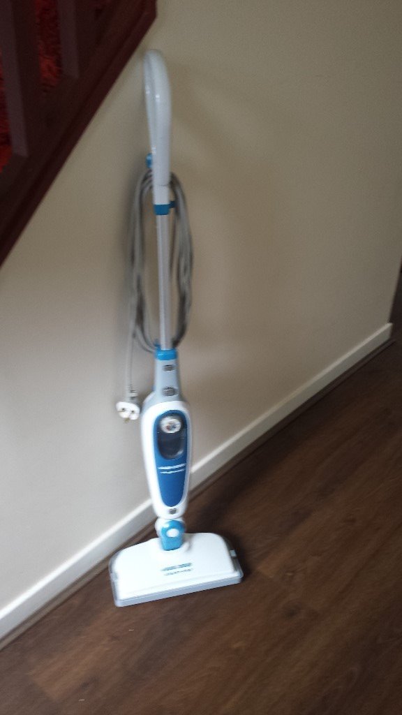 Black and Decker steammop, easy to fill water tank just add tap