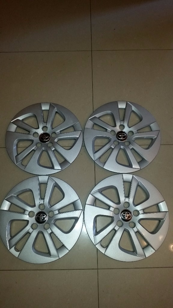 *!*NEW*!* Genuine Toyota Wheel Trims 15" Full Set Of 4 *AVENSIS, COROLLA, AYGO, YARIS, AURIS ...