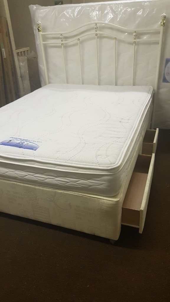 King size 4 drawer divan base, headboard and mattress in Hull, East