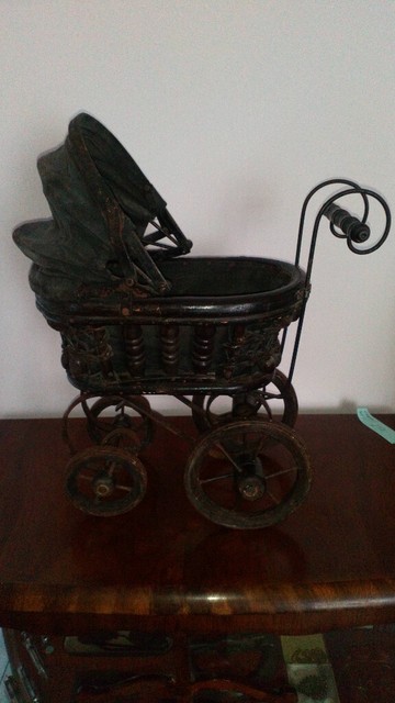 Antique Retro Dolls Pram Pushchair Bedding Kids Toy Fashion Vintage 100 y Old | in Gosport, Hampshire | Gumtree Antique Retro Dolls Pram Pushchair Bedding Kids Toy Fashion Vintage 100 y Old | in Gosport, Hampshire | Gumtree