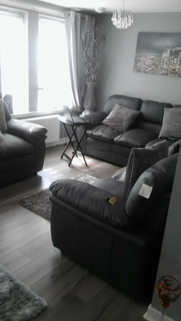 New Build 2 Bed Self Contained Bottom Floor Flat Front Door