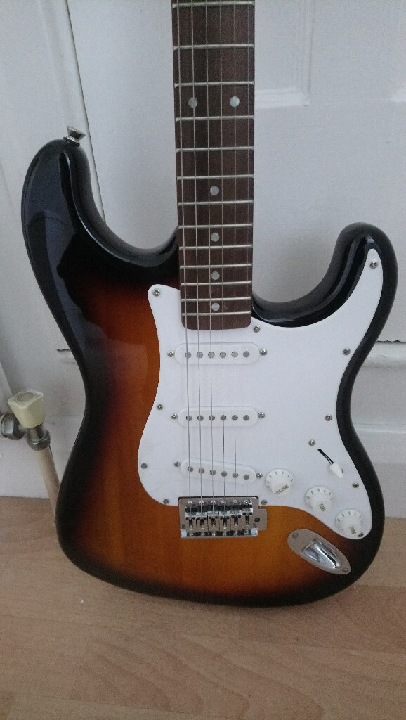 New Fender Starcaster Electric Guitar in Sutton, London Gumtree