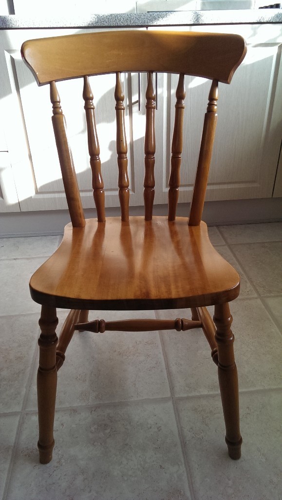 Country style kitchen chairs, set of 6 all in good condition in