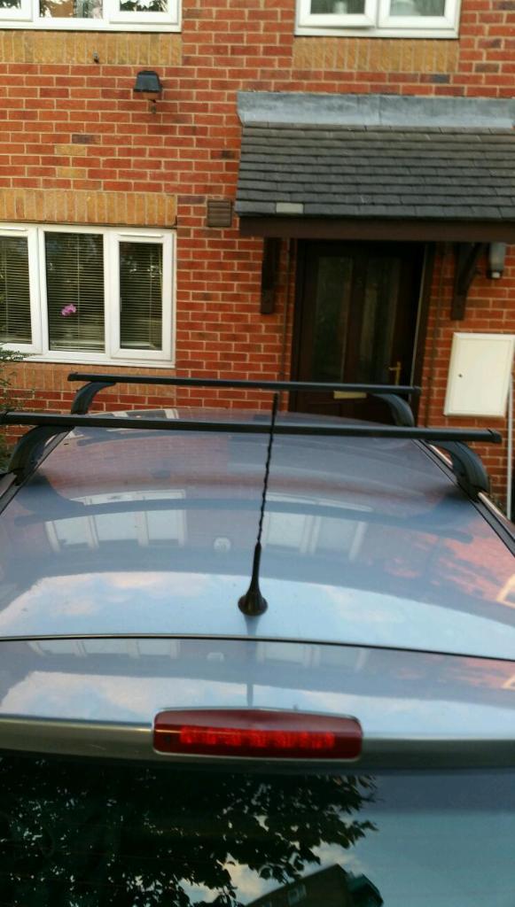 Vauxhall Astra MK5 Hatchback Roof Bars/Racks Great Condition in Leeds