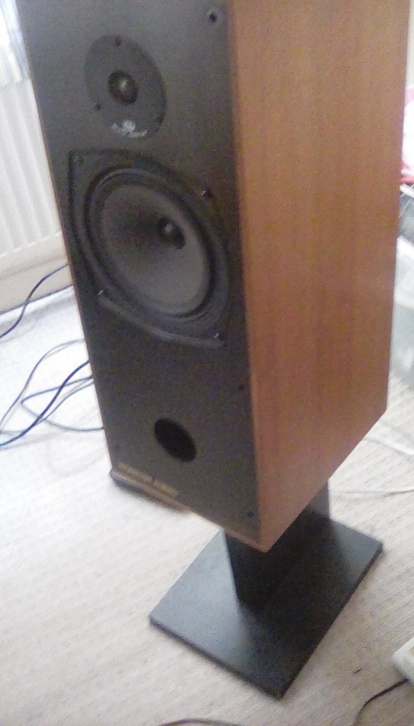 Monitor audio r352 speakers No offers . in Burnage, Manchester Gumtree