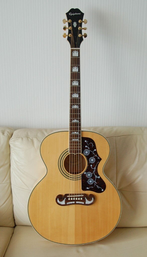 Epiphone EJ200 Jumbo Guitar (Natural) + Hard Fitted Case in Watford, Hertfordshire Gumtree