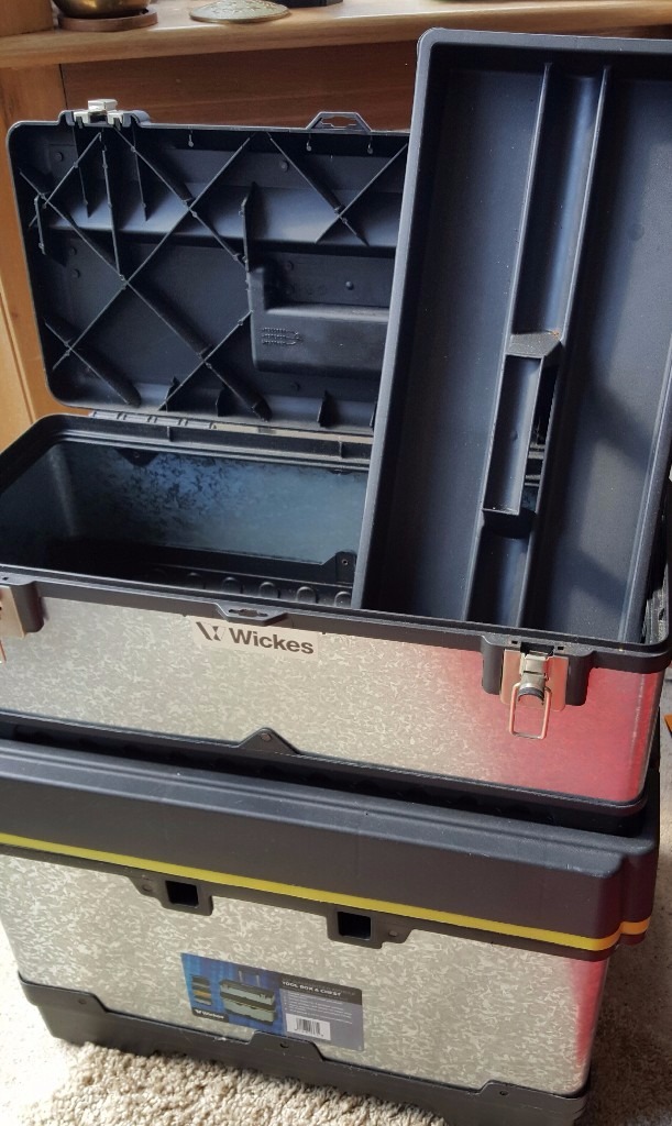 WICKES GALVANISED MOBILE TOOL CHEST WITH TELESCOPIC HANDLE. ALMOST NEW