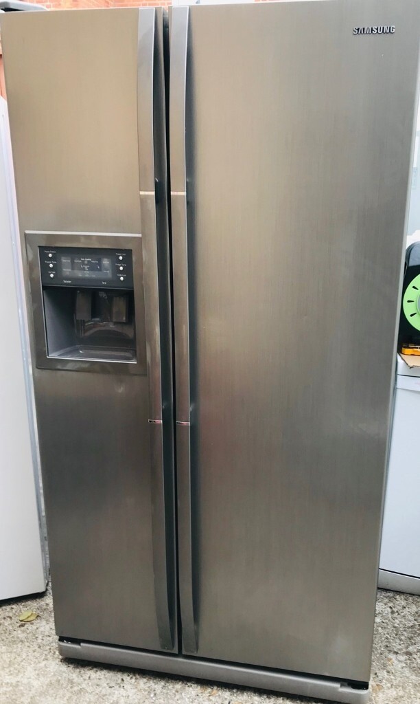 **SAMSUNG FROST FREE FRIDGE FREEZER**A ENERGY RATING**COLLECTION