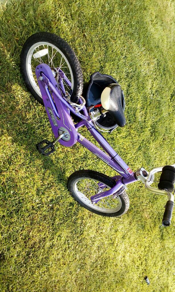 Specialized hotrock childrens bike 16 inch wheels. in Woking, Surrey